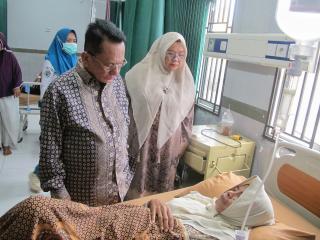 Bupati Rokan Hilir Tinjau Langsung Pasien di RSUD dr. Pratomo