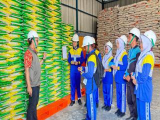 Perum Bulog KC Kampar Ajak Pelajar Kenali Ketahanan Pangan Lewat Eduwisata