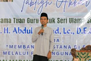 Tabligh Akbar UIN Suska Riau Hadirkan UAS, Serukan Wakaf Masjid sebagai “Investasi Istana di Surga”