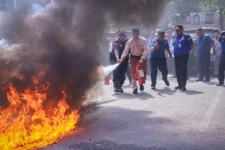 Wawako Markarius Anwar Dorong Pelaku Usaha di Pekanbaru Wajib Sediakan APAR
