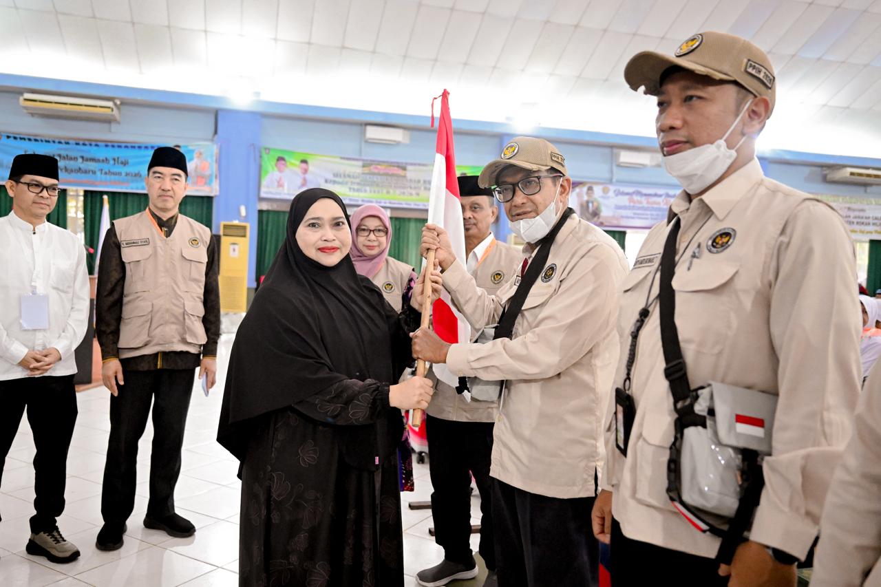 Haru dan Khidmat, Bupati Kasmarni Lepas 396 Jemaah Haji Bengkalis Menuju Tanah Suci