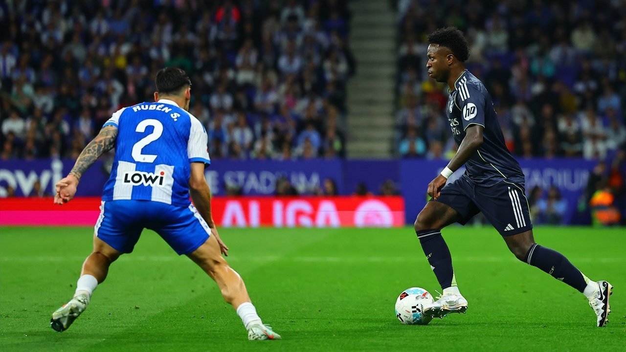 Vinicius Junior Bawa Real Madrid Tundukkan Espanyol 2-0, Pesta Juara Barcelona Tertunda