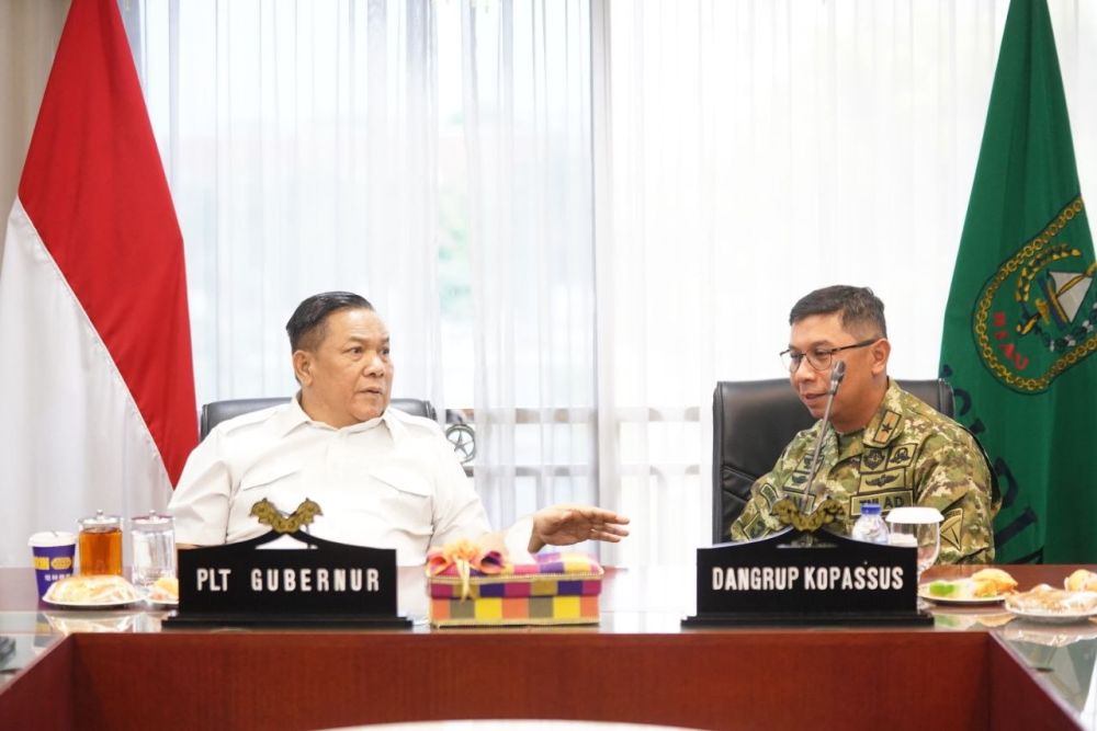 Plt Gubernur Riau Terima Kunjungan Dangrup 3 Kopassus, Bahas Penguatan Sinergi dan Keamanan Daerah
