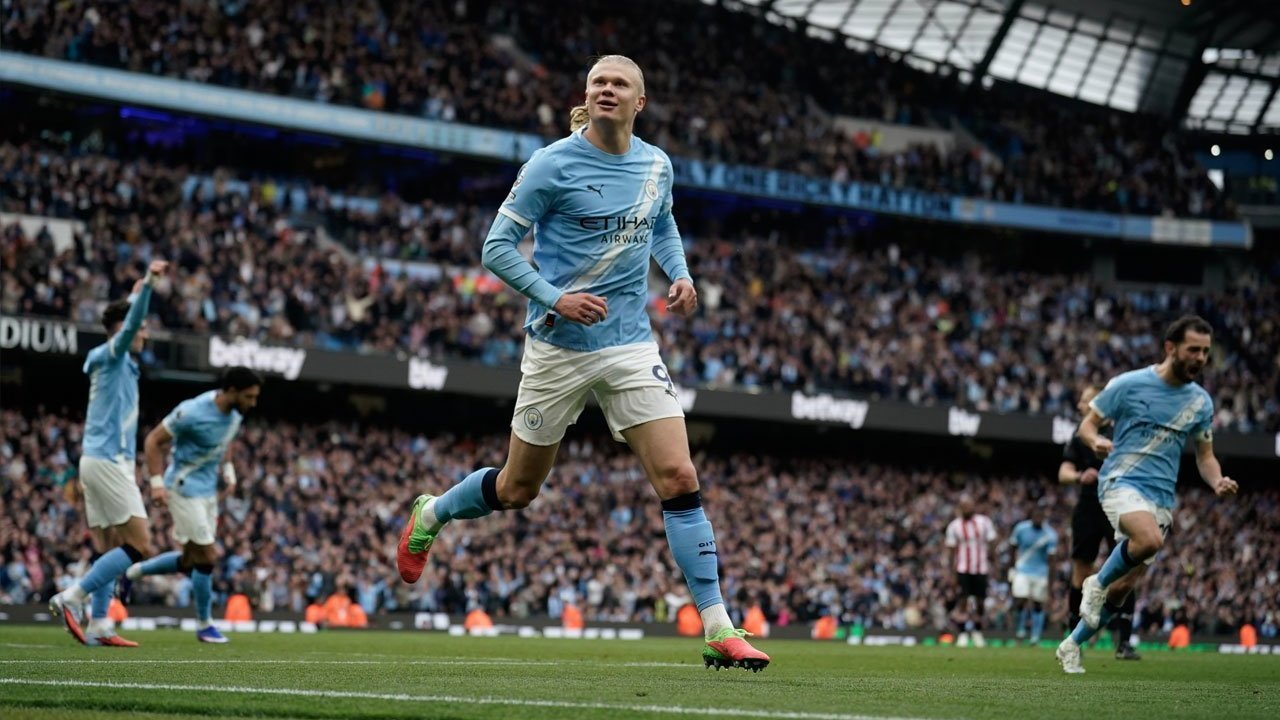 Manchester City Tekuk Brentford 3-0, Tekanan untuk Arsenal Makin Besar
