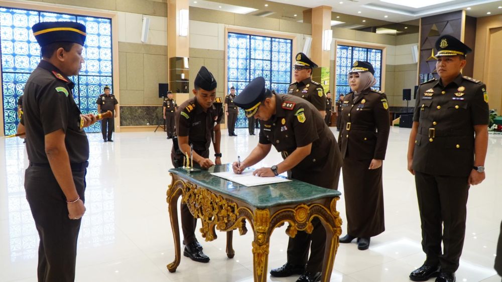 Kajati Riau Resmi Lantik Pejabat Baru, Jabatan Asisten hingga Kajari Rohul Berganti