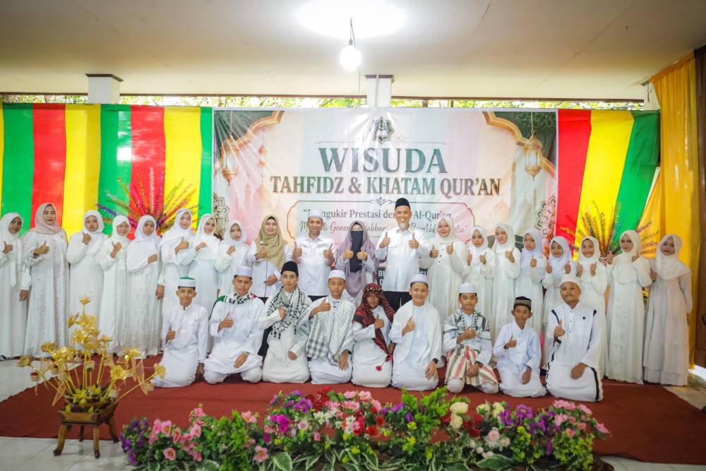 Wako Dumai Tekankan Peran Orang Tua dalam Pendidikan Anak di Wisuda Tahfizh SMPN Binsus