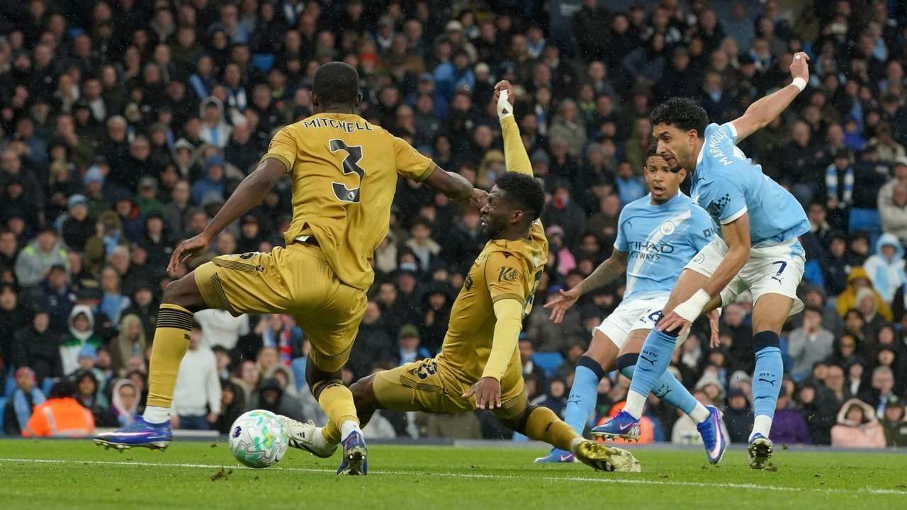 Manchester City Hajar Crystal Palace 3-0, Persaingan Gelar Premier League Kian Memanas