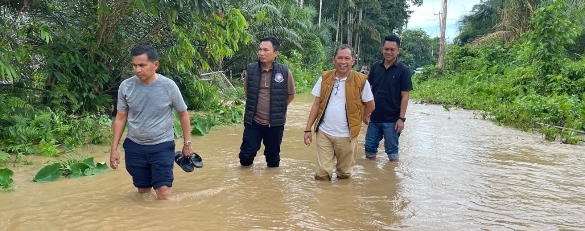 Banjir Rendam Persawahan Warga, Pemkab Kuansing Lakukan Pendataan Kerugian