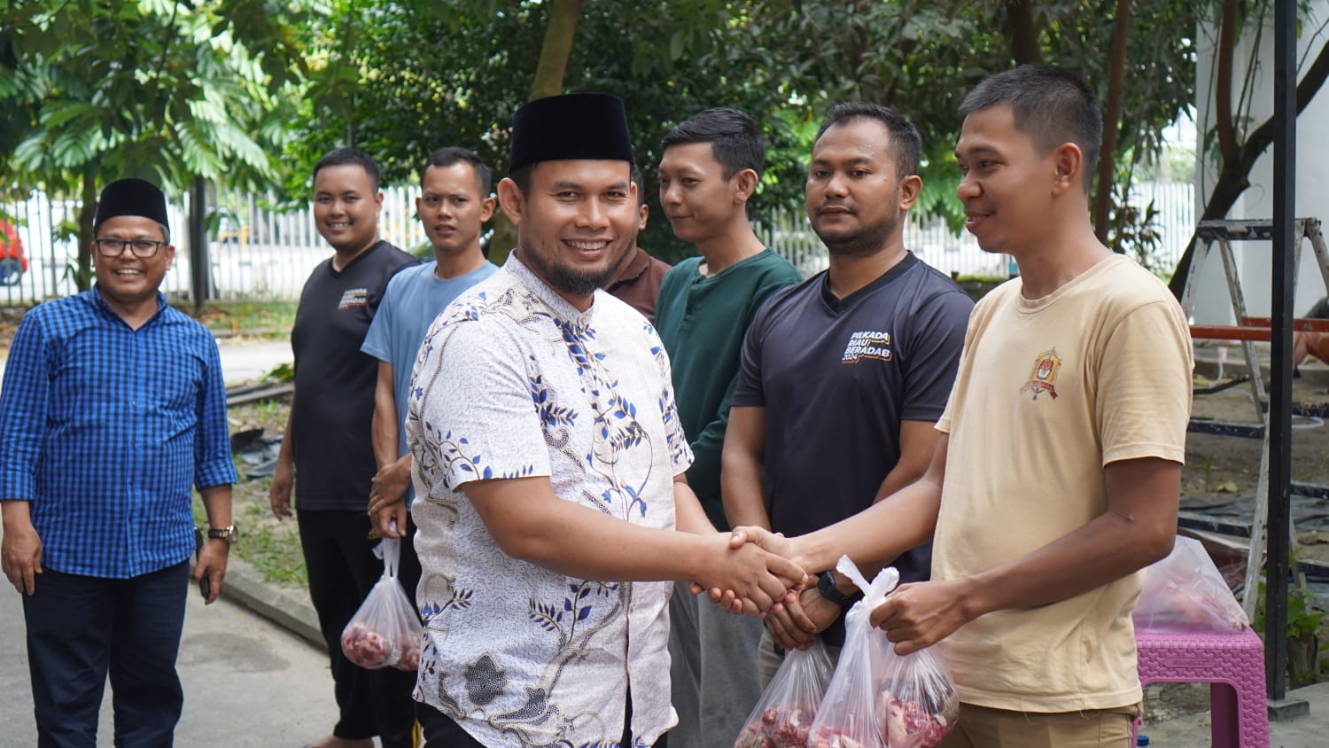 KPU Riau Gelar Kurban Bersama, Daging Disalurkan kepada Masyarakat