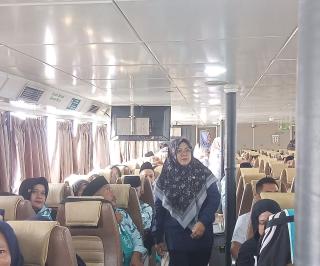 257 CJH Siak Bertolak ke Batam, Bupati Afni Zulkifli Turut Mengantar