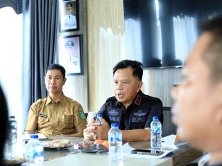 Bupati Asmar Siap Rombak Tarif Buruh Angkut di Meranti, Libatkan Pengusaha dan Pekerja 