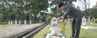 Bupati Kuansing Ziarahi Makam Pejuang Kemerdekaan Datuk Bandaro Kuning di TMP Kusuma Dharma