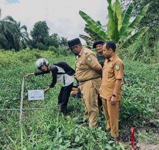 Camat Tembilahan Tegas Larang Bangunan di Atas Parit dan Pembuangan Sampah Sembarangan