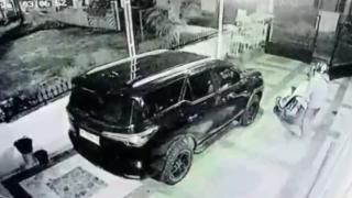 Rumah Mantan Gubernur Riau Syamsuar Disatroni Maling, Motor Digondol Terekam CCTV