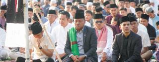 Bupati Kuansing Ajak Warga Perkuat Kepedulian Sosial Saat Salat Idul Adha di Lapangan Limuno