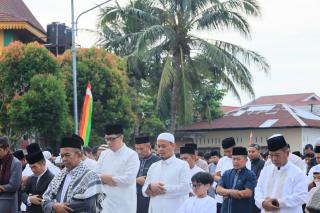 Salat Iduladha Bersama Warga Marpoyan Damai, Wako Agung Fokus Benahi Jalan dan Atasi Banjir