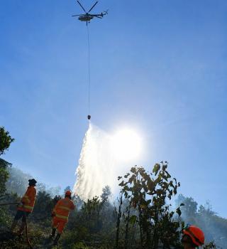 Helikopter Water Bombing Diterjunkan, Karhutla Masih Terjadi di Tiga Wilayah Riau