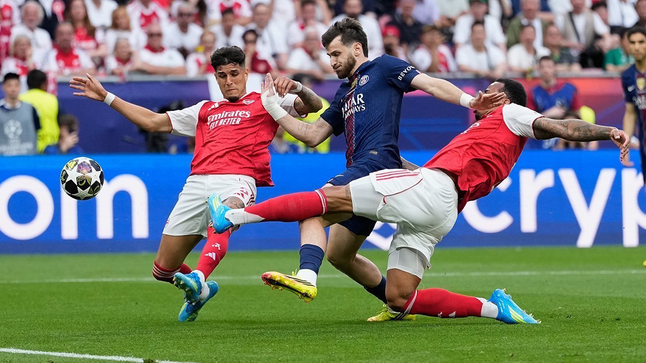Kvaratskhelia Raih Pemain Terbaik Liga Champions 2025/2026, Arda Guler Jadi Bintang Muda