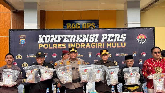 Polres Inhu Gagalkan Peredaran 8 Kilogram Sabu dan 19 Ribu Butir Ekstasi, Tiga Kurir Ditangkap