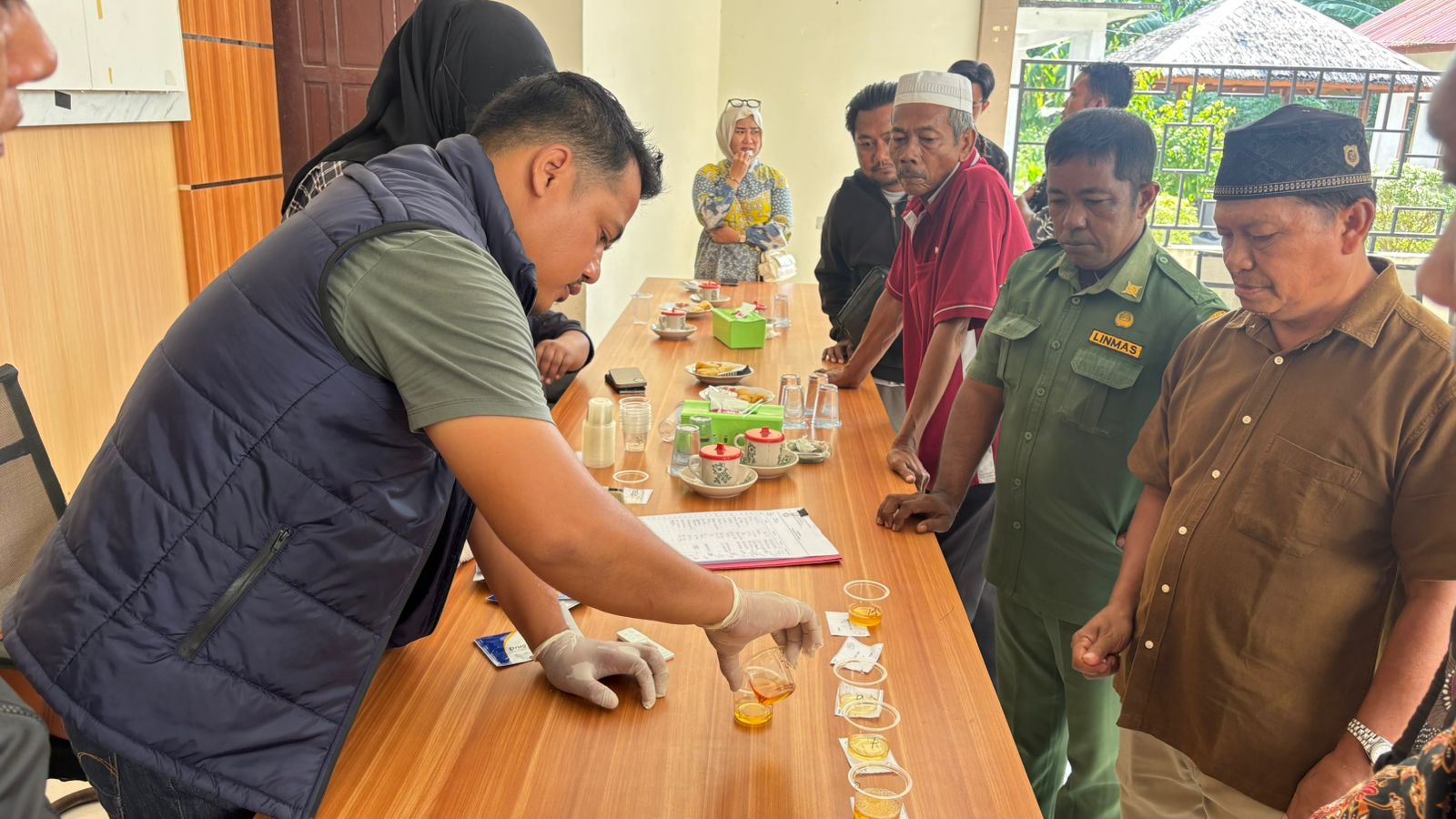 Polres Bengkalis Gelar Tes Urine di Dua Kantor Desa, Seluruh Hasil Negatif Narkoba