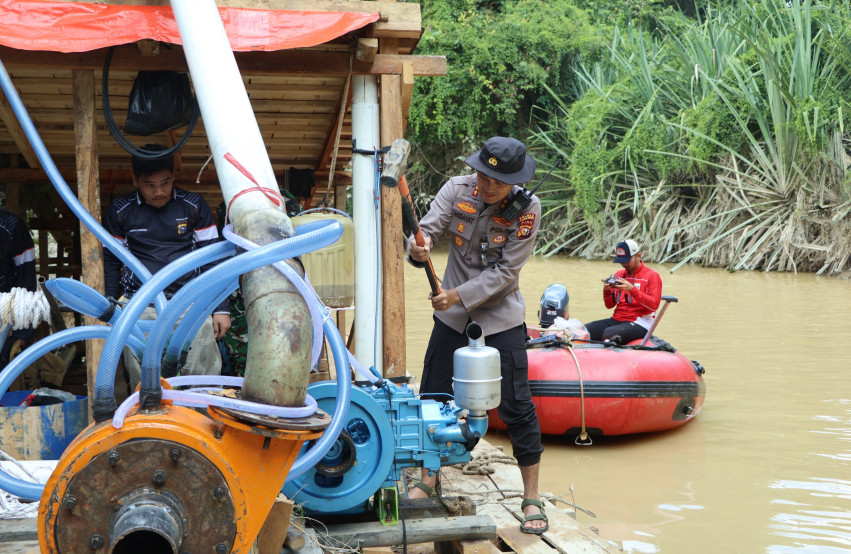 Polres Kampar Amankan Tiga Rakit Tambang Emas Ilegal di Sungai Subayang