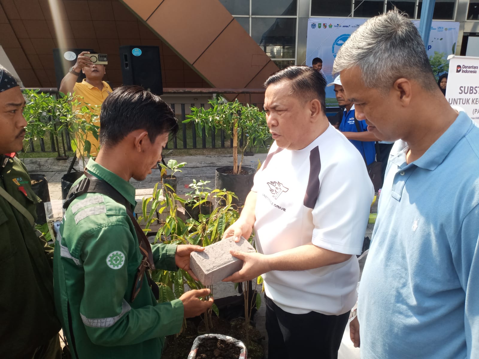 Limbah PLTU Tenayan Raya Bernilai Ekonomi, Disulap Jadi Paving Block dan Pupuk Ramah Lingkungan