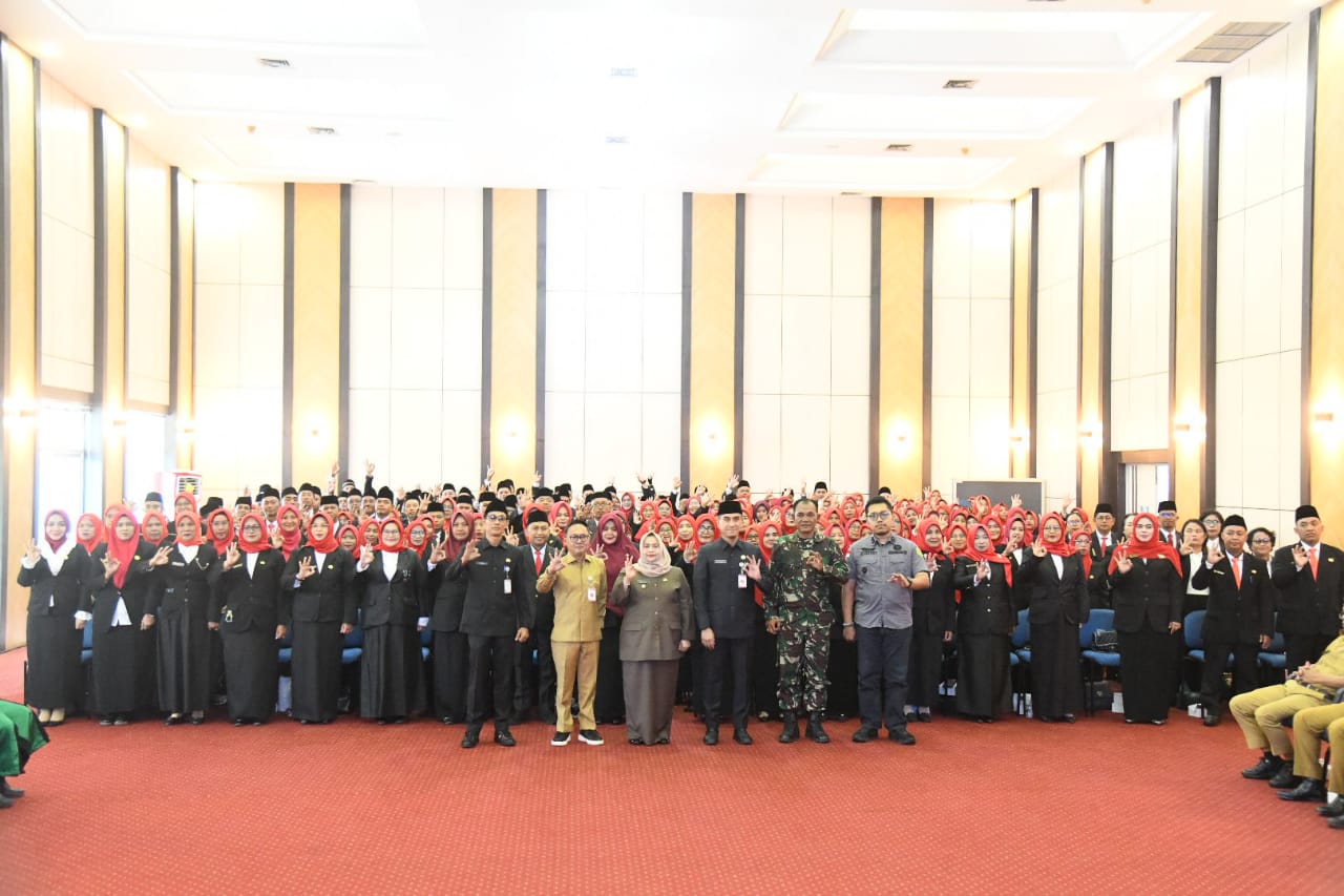 Lantik 215 Kepala Sekolah, Kasmarni Tegaskan Tak Ada Ampun bagi Pungli dan Jual Beli Kursi PPDB