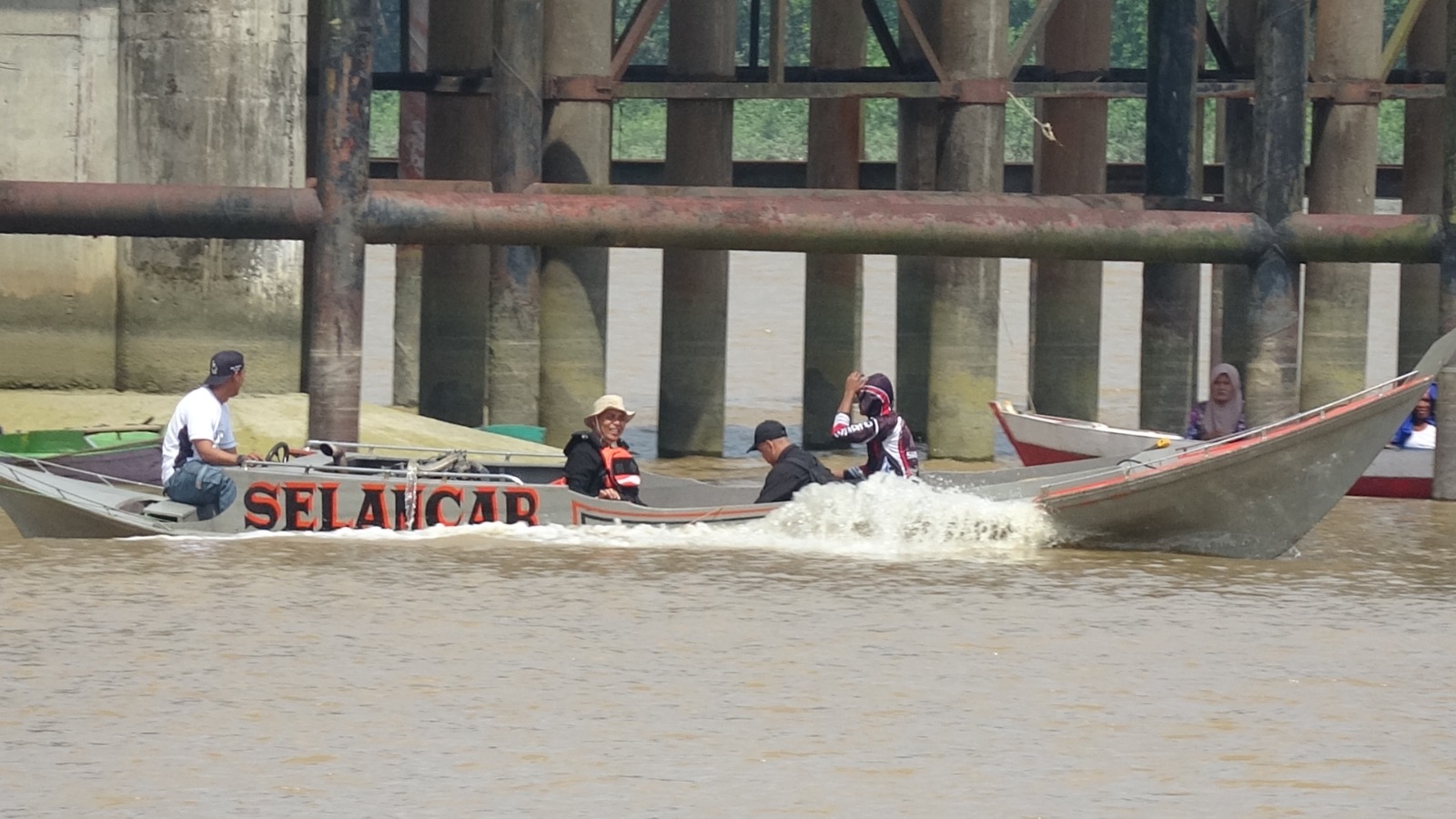 Bupati Herman Dorong Pacu Pompong Jadi Ikon Wisata dan Budaya Pesisir Inhil