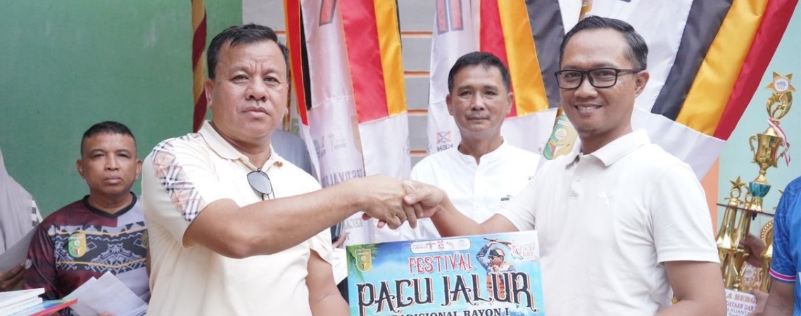 Bupati Suhardiman Tutup Pacu Jalur Rayon I Inuman