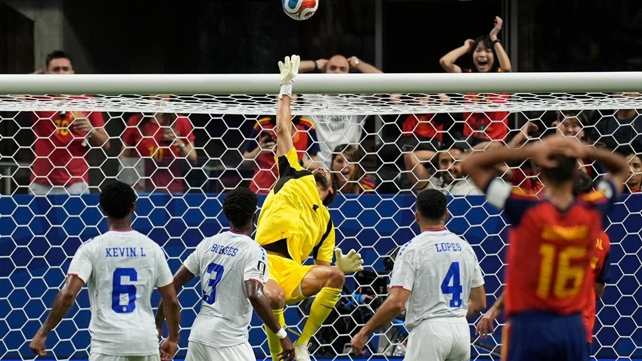 Vozinha Jadi Tembok Kokoh, Tanjung Verde Tahan Imbang Spanyol 0-0 di Piala Dunia 2026