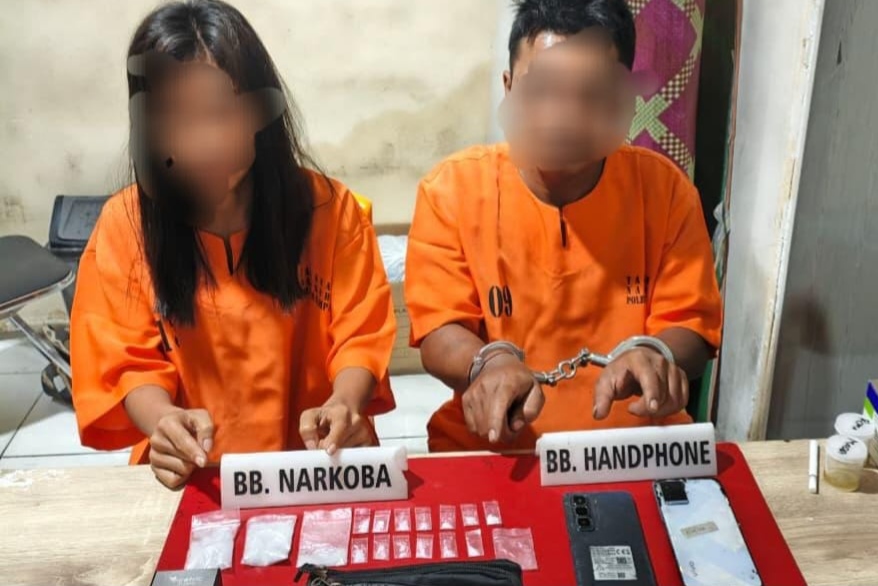 Satresnarkoba Polres Kampar Tangkap Sejoli Pengedar Sabu di Tapung, Sita 16 Paket Narkotika