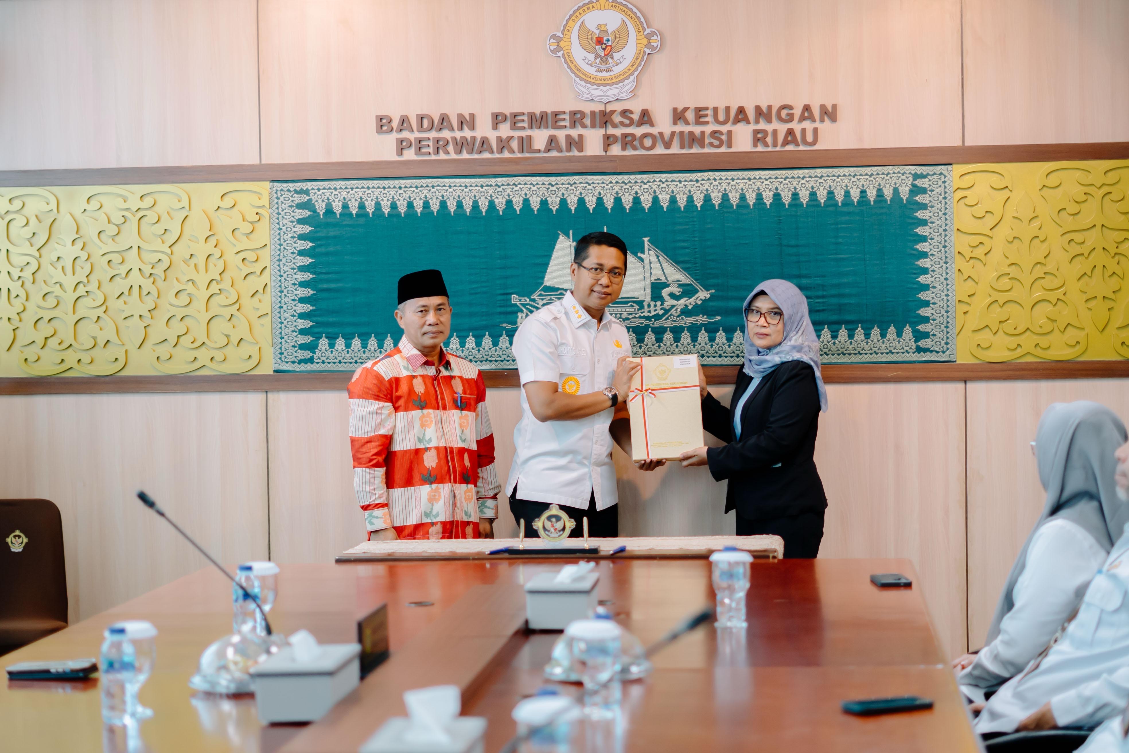 Pemkab Rohil Terima Laporan Pemeriksaan Keuangan Tahun 2025 dari BPK Riau