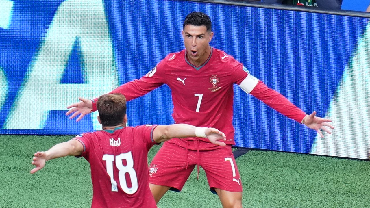 Ronaldo Menggila! Portugal Bantai Uzbekistan 5-0 dan Kokoh di Puncak Grup K