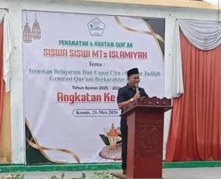 Hendri Domo Komitmen Dukung Pendidikan, Pastikan Lulusan SMP IT Almisbah Tak Putus Sekolah