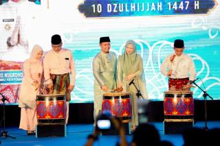Ketua DPRD Pekanbaru Lepas Pawai Takbir Iduladha 1447 H, Ribuan Warga Padati Jalur Pawai