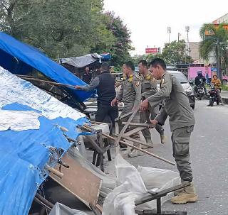 Satpol PP Pastikan Penataan PKL di Jalan HR Soebrantas Terus Berlanjut