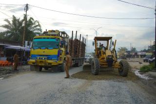Pemprov Gandeng PHR dan Arara Abadi Percepat Perbaikan Jalan Simpang Minas–Simpang Tualang Timur