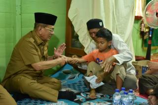 Duka Korban Tol Pekanbaru–Dumai, Bupati Bistamam Serahkan Santunan kepada Keluarga Korban