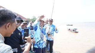 Maunjun Udang Galah, Tradisi Sungai Sapat yang Menjaga Warisan Alam untuk Generasi Mendatang