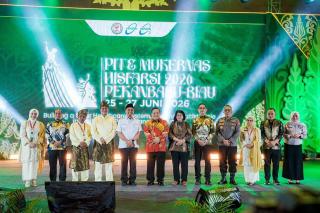 Hadiri PIT dan Mukernas Hisfarsi PP IAI, Wawako Pekanbaru Dorong Inovasi Pelayanan Farmasi