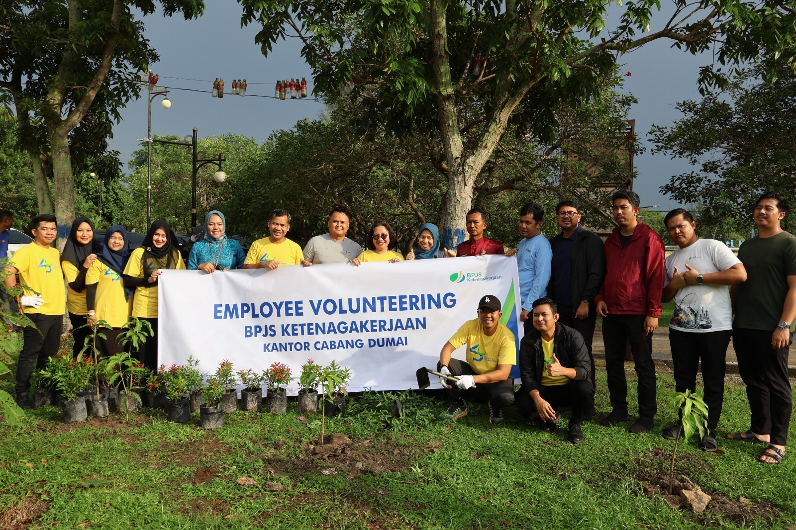 BPJS Ketenagakerjaan Dumai Tanam Pohon di Bukit Gelanggang, Wujudkan Kepedulian Lingkungan