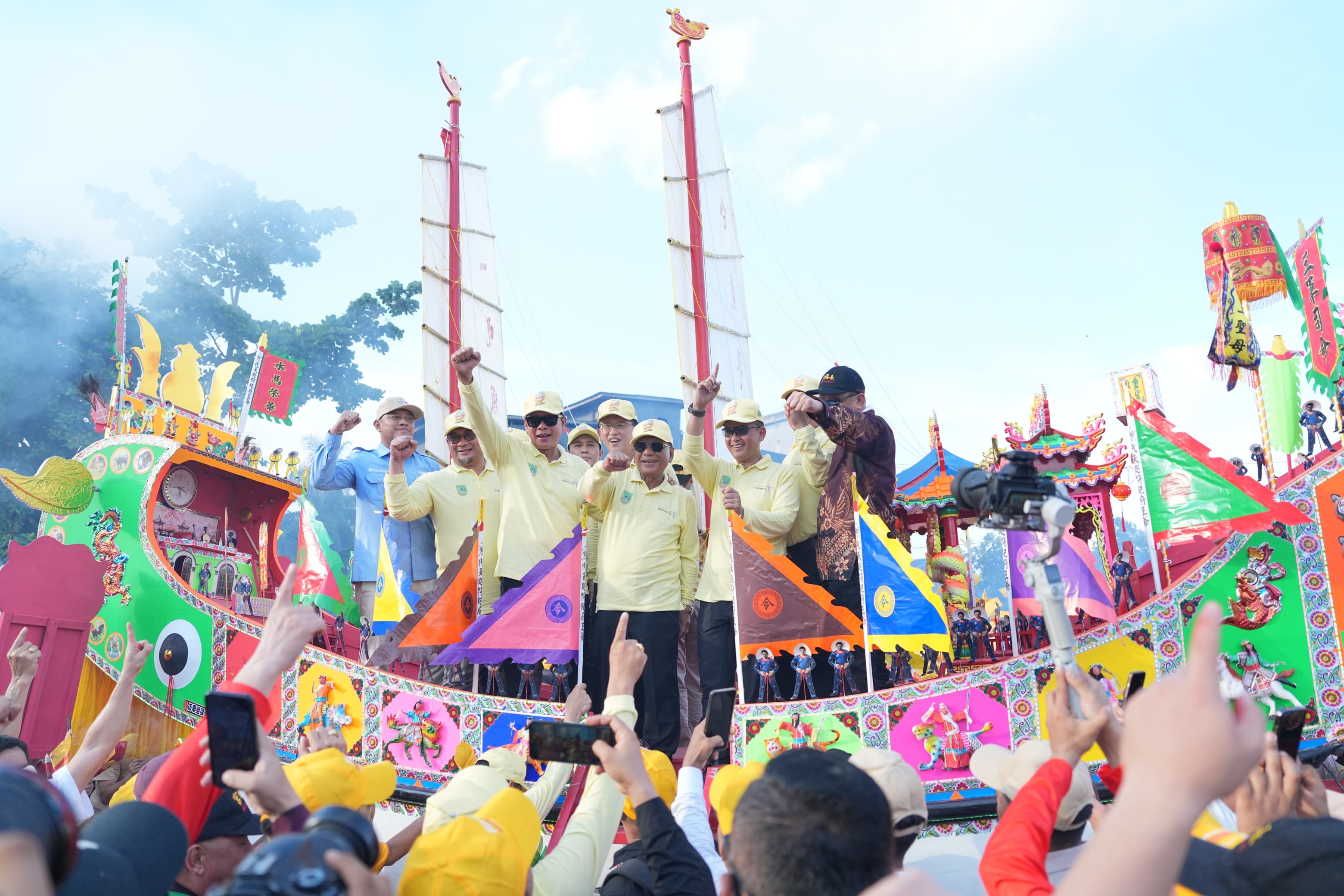 Bupati Bistamam Hadiri Bakar Tongkang 2026, Tegaskan Komitmen Majukan Pariwisata Rohil
