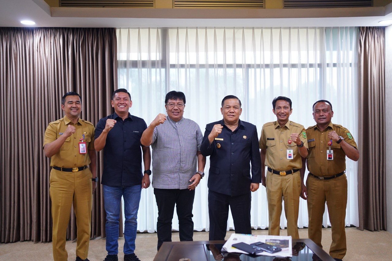 Manajemen PSPS Temui Plt Gubri, Bahas Pengelolaan Stadion hingga Target Promosi ke Liga 1