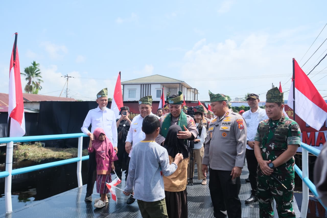Kapolri Resmikan 80 Jembatan Merah Putih Presisi di Riau