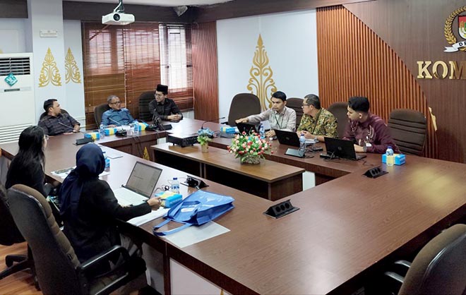 DRPD Pekanbaru Gelar Hearing Terkait Raibnya Dana Nasabah, OJK Hadir, CIMB Mangkir