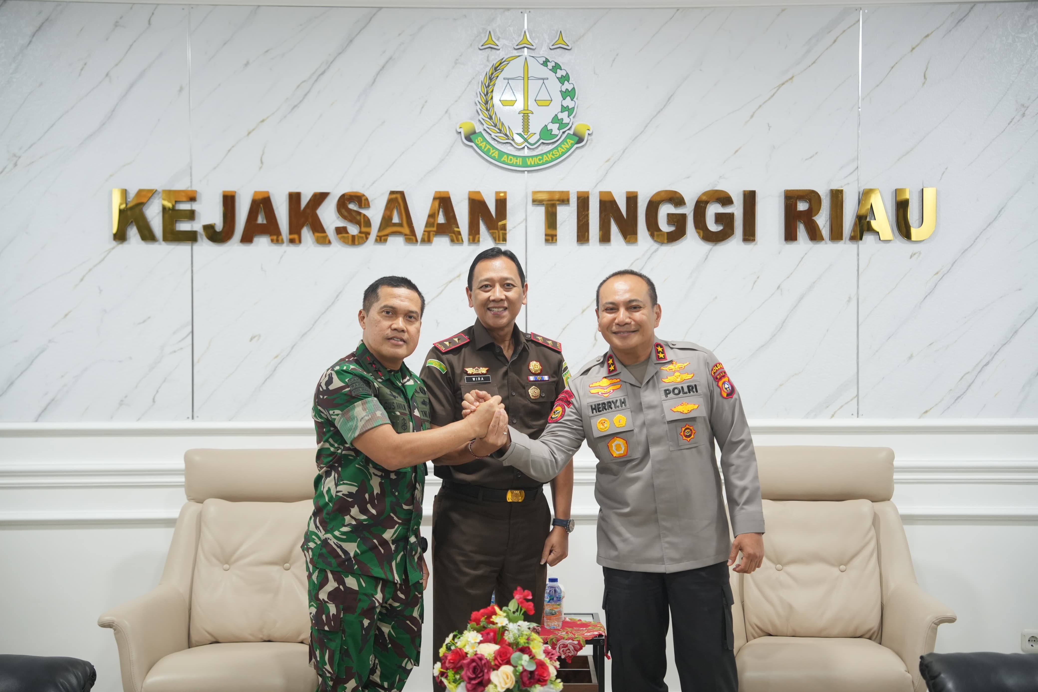 Kapolda, Kajati, dan Pangdam Riau Perkuat Soliditas Demi Penegakan Hukum Berintegritas
