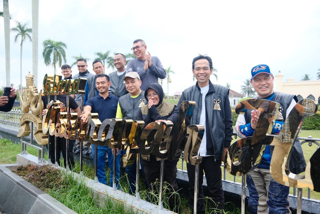 Touring Bersama UAS, Kapolda, & Pangdam, Bupati Afni Promosikan Warisan Sejarah Kesultanan Siak