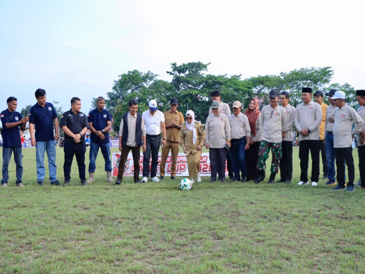 Wabup Kampar Resmikan Turnamen Camat Cup Kampar Kiri 2026