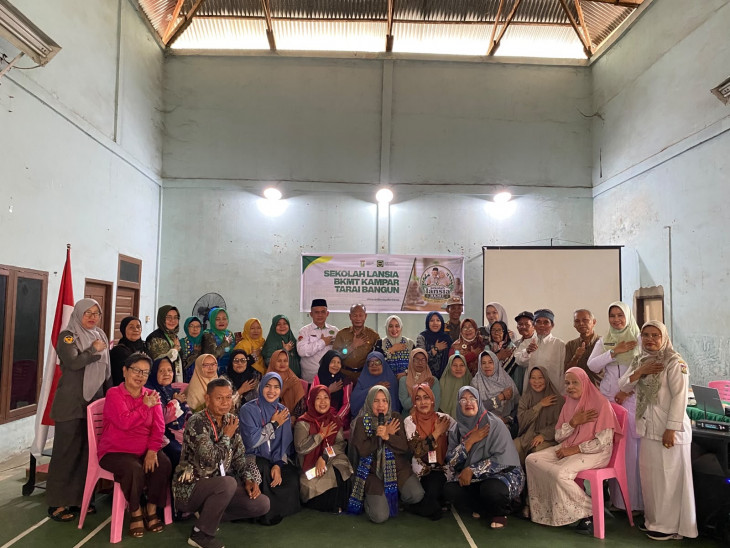 BKMT Kampar Resmikan Sekolah Lansia di Tarai Bangun, Dorong Lansia Tetap Produktif