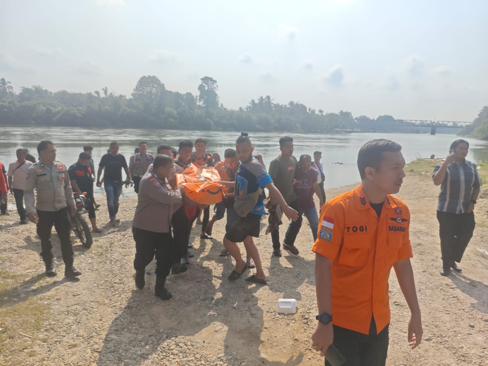 Korban Terjatuh dari Jembatan Rantau Berangin Ditemukan Meninggal Dunia